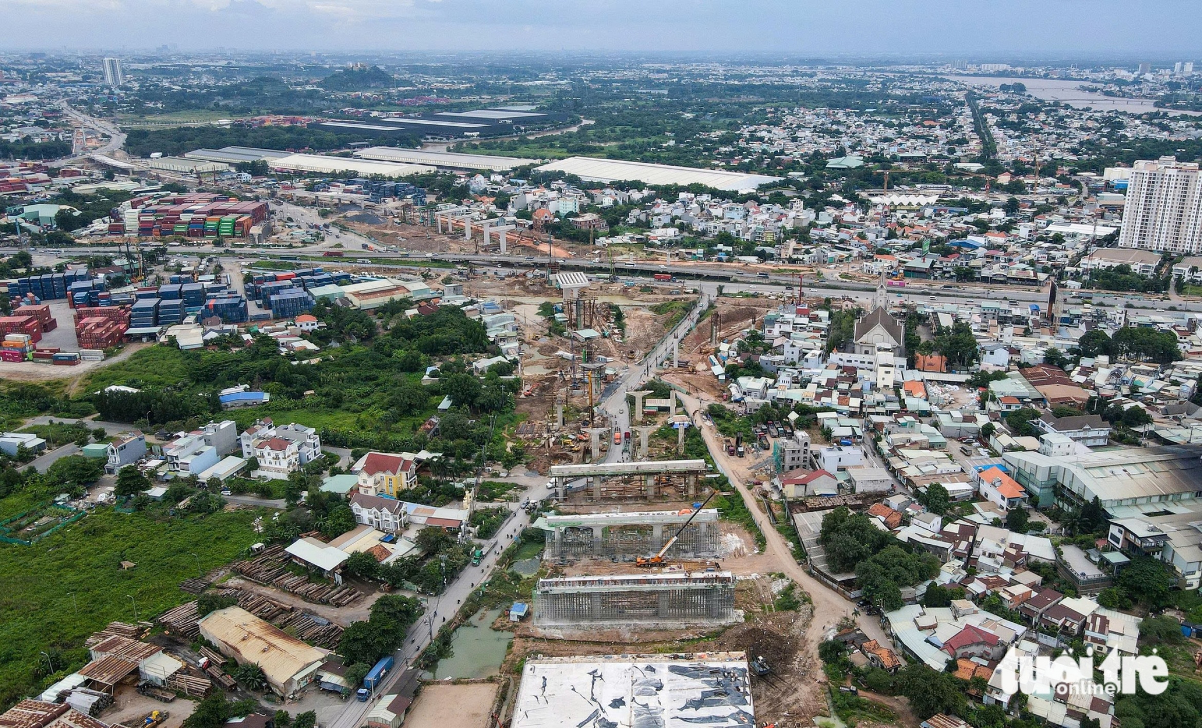 连接胡志明市与同奈省的关键基础设施全景,等待更多桥梁、高速公路和战略地铁